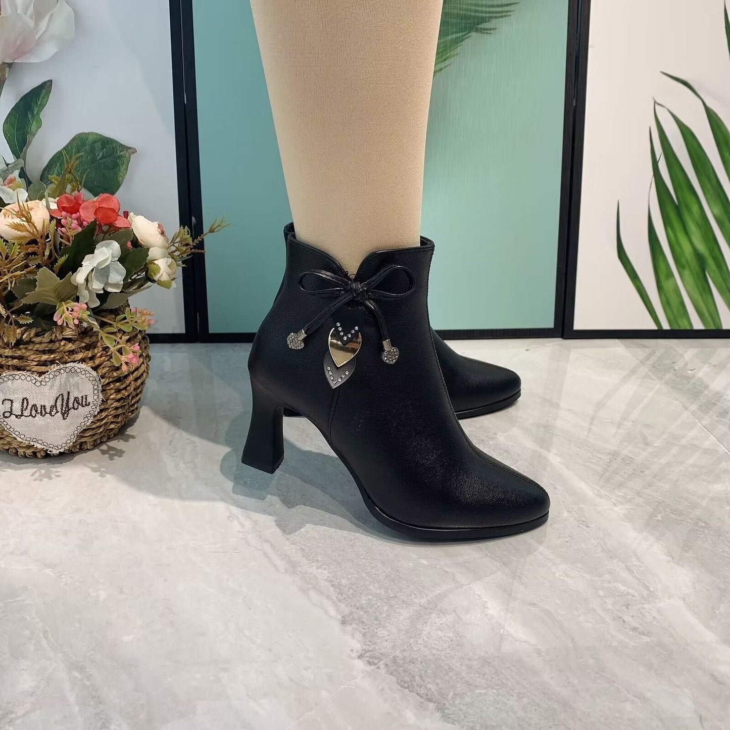 🔥HOT SALE 49% - Fashion pointed ankle boots with bow