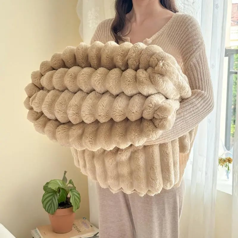 🎅Xmas Hot Sales - 🔥🔥50% OFF🔥🔥🛏️Thickened rabbit plush&milk velvet cover blanket