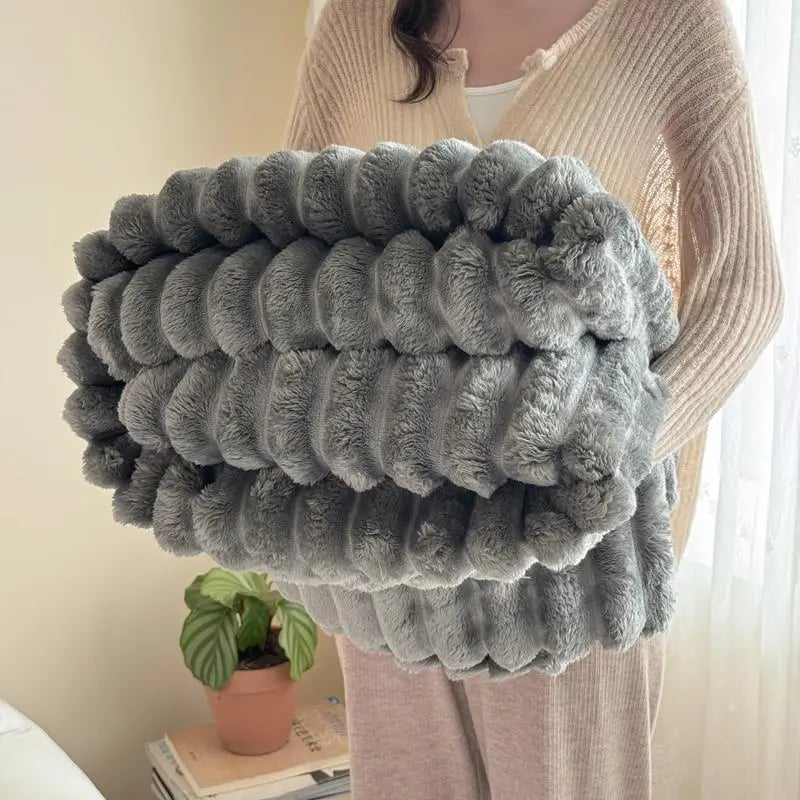 🎅Xmas Hot Sales - 🔥🔥50% OFF🔥🔥🛏️Thickened rabbit plush&milk velvet cover blanket